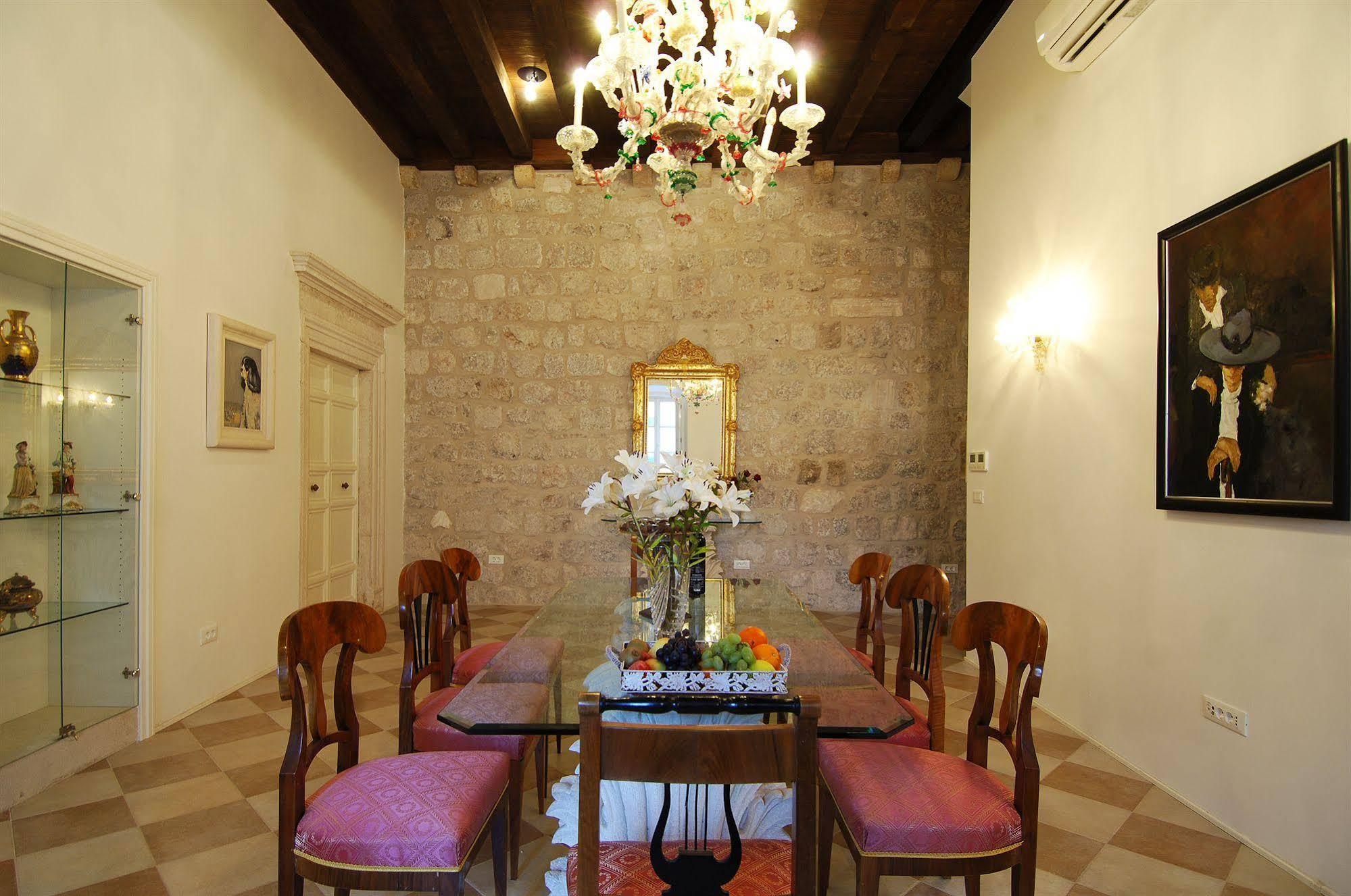 Sunce Palace With Free Offsite Parking * Ragusa