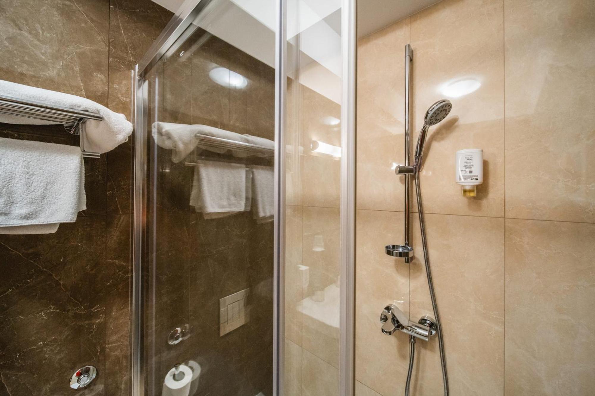 Sunce Palace With Free Offsite Parking Appartamento